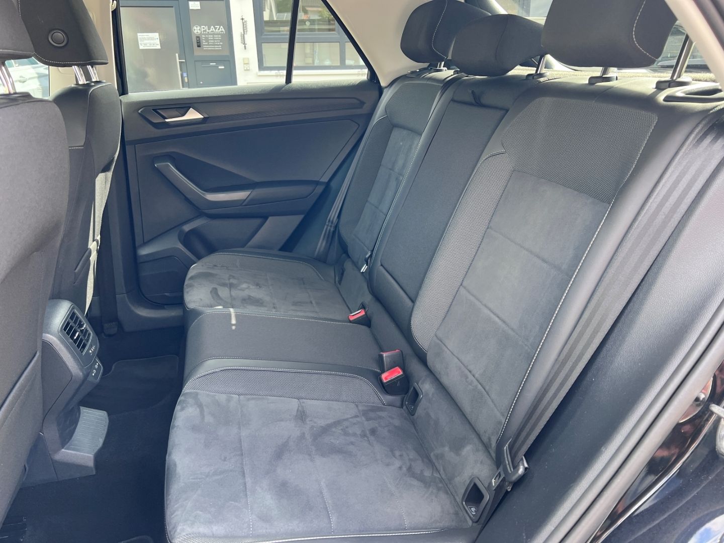 Volkswagen T-Roc 1.0TSI Style - Samsaru's Car Outlet