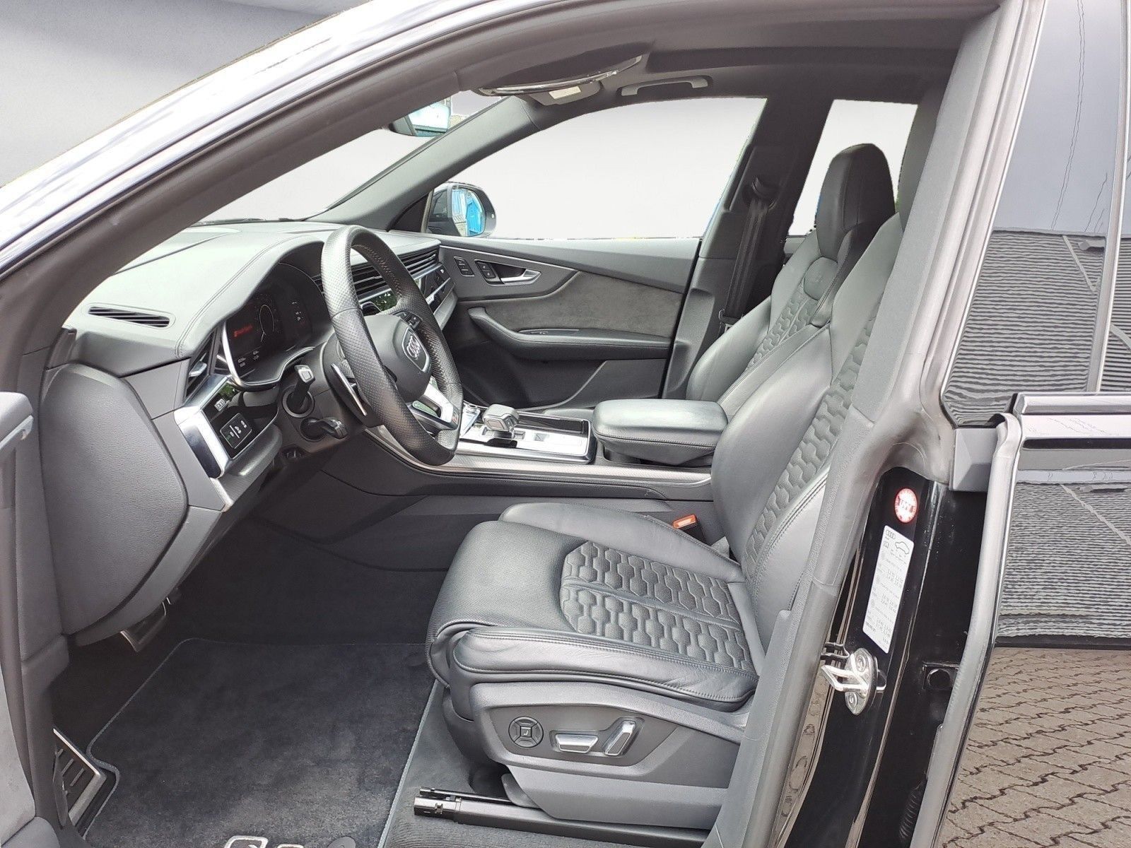 Audi RS Q8 TFSI quattro tiptronic advanced HUD Matrix