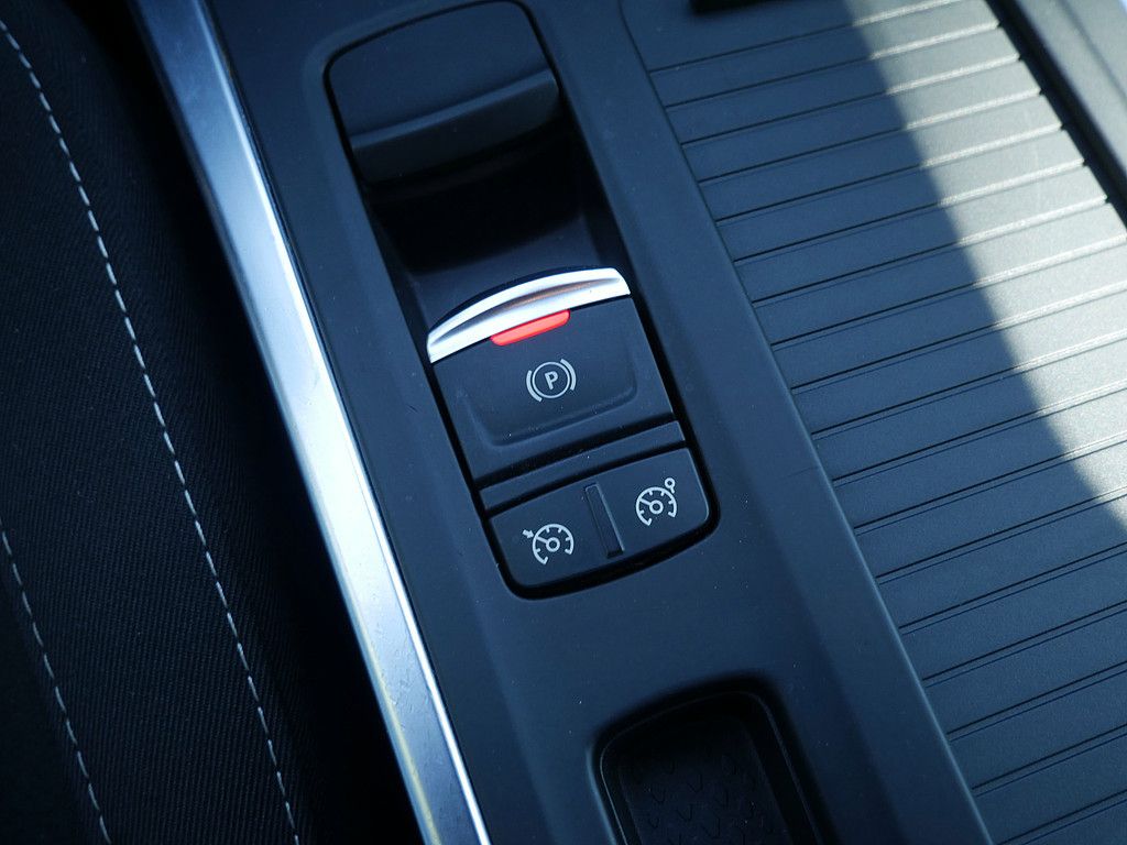 Renault Megane Grandtour TCe 140 EDC - Samsaru's Car Outlet