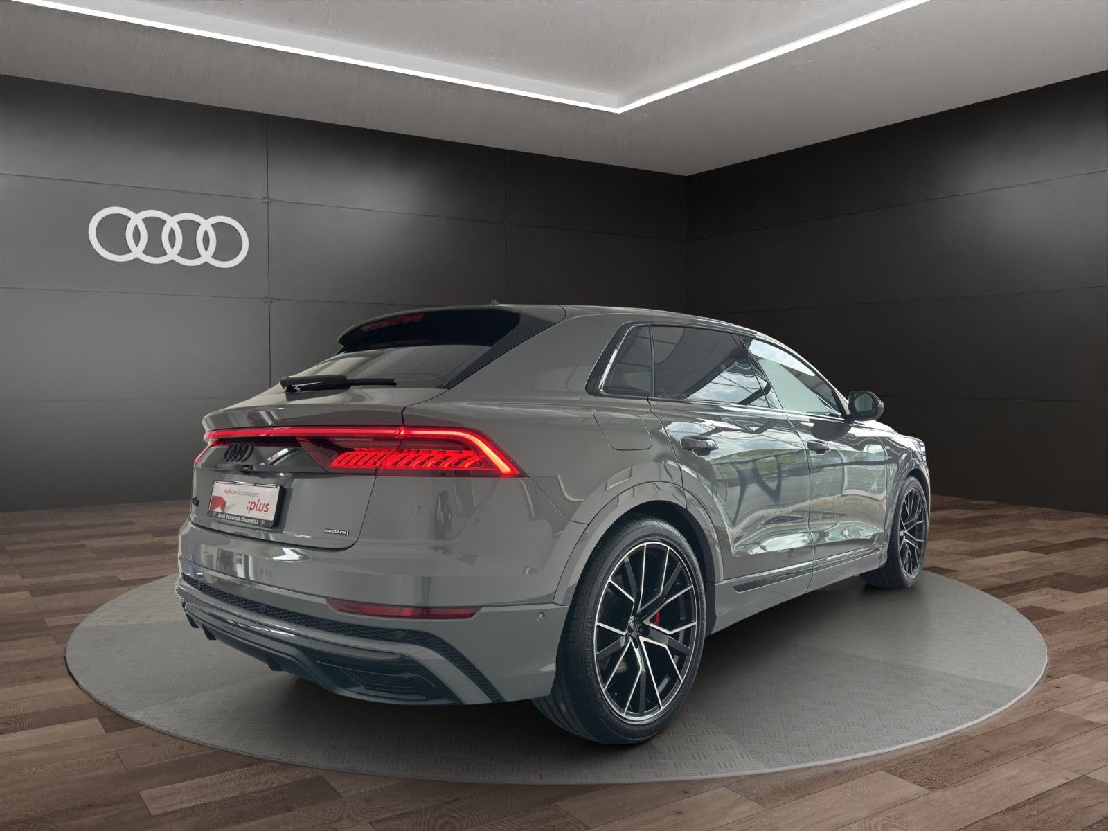 Audi Q8 50 TDI qu. tipt. S LINE COMP+AIR+AHZV+HD+B&O