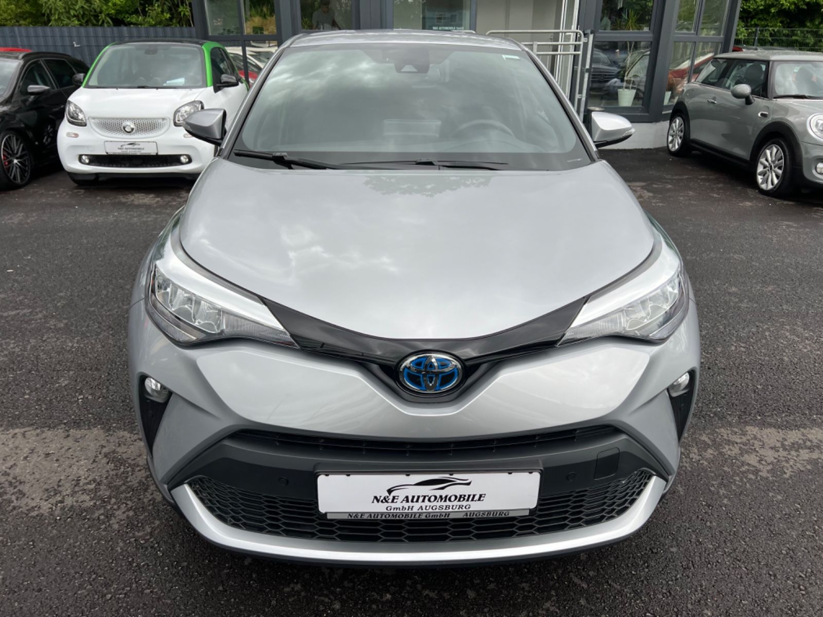 Toyota C-HR Hybrid 1.8 Team - Samsaru's Car Outlet