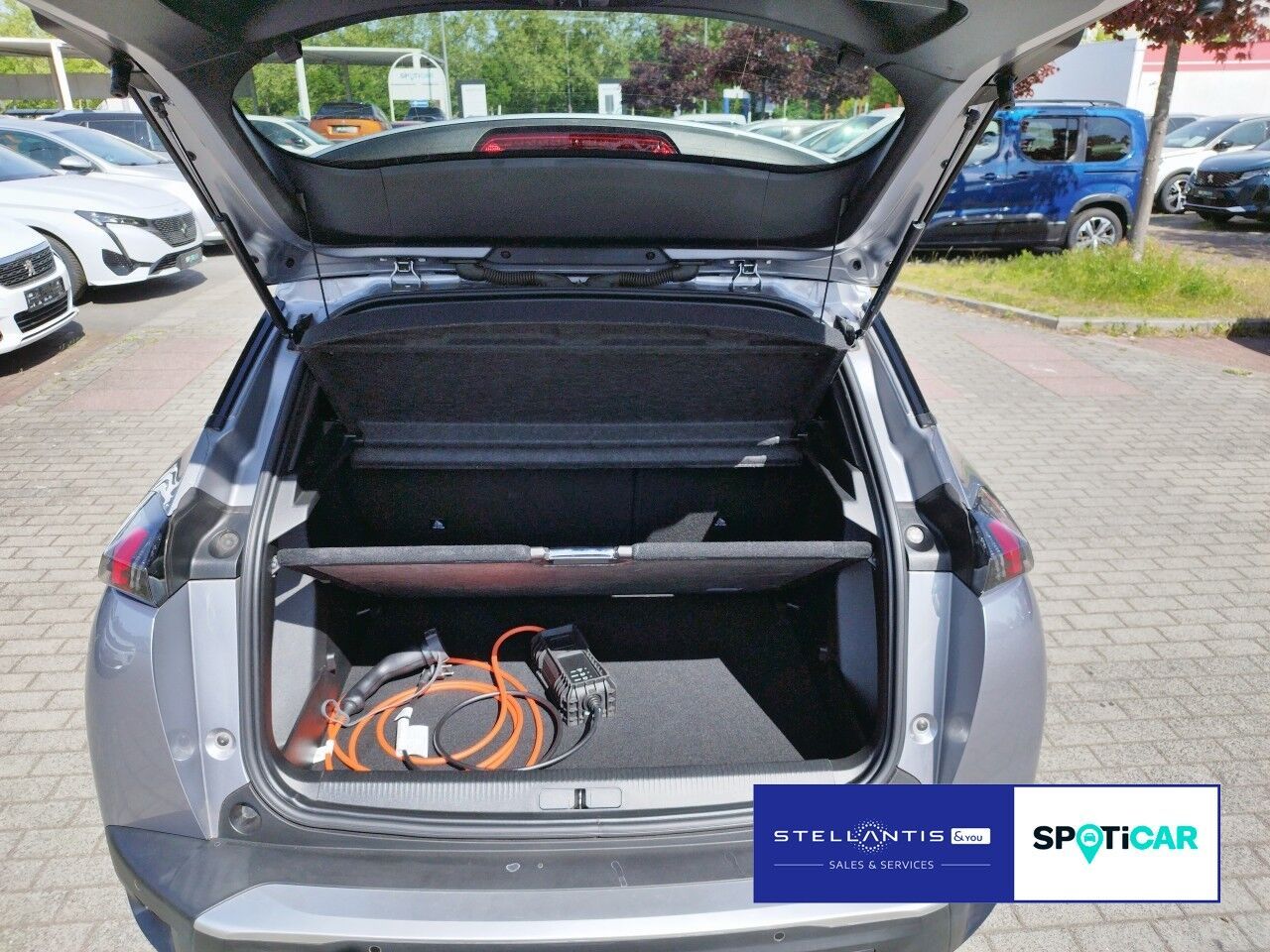 Peugeot 2008 Allure 136 Elektro - Samsaru's Car Outlet
