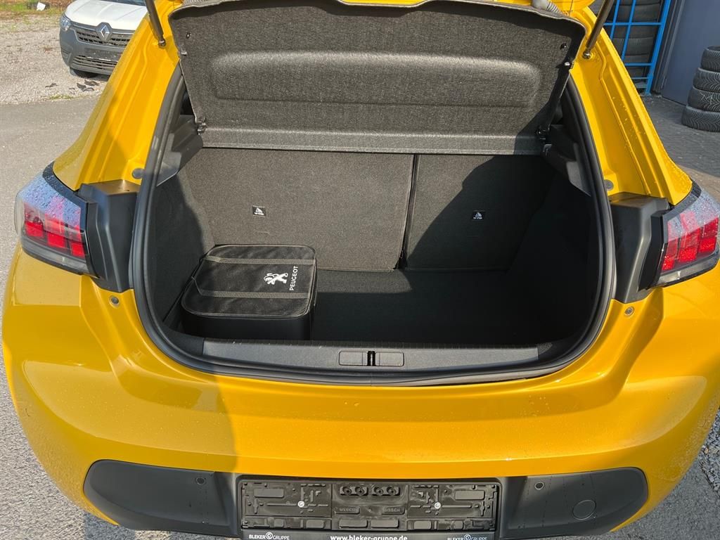 Peugeot e-208 136 Active Pack - Samsaru's Car Outlet