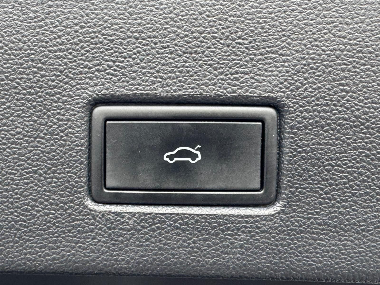 Volkswagen T-Roc 1.5 TSI DSG - Samsaru's Car Outlet