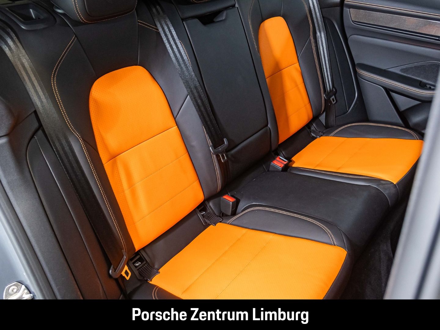 Porsche Macan 4S BOSE Luftfederung Panoramadach LED