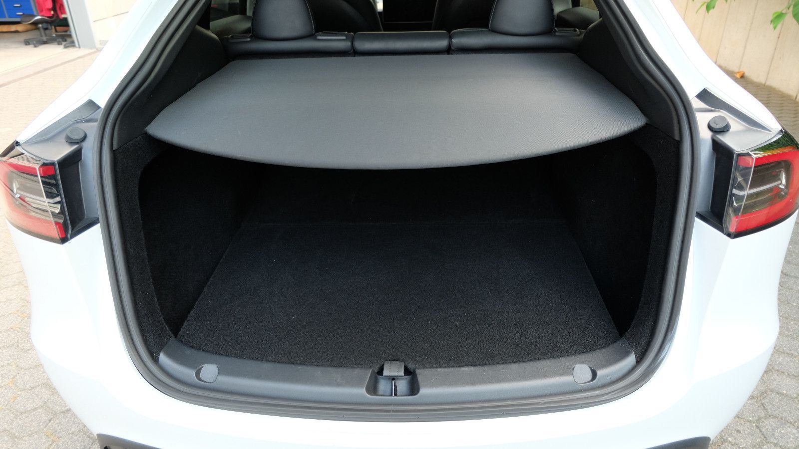 Tesla Model Y Long Range Dual AWD