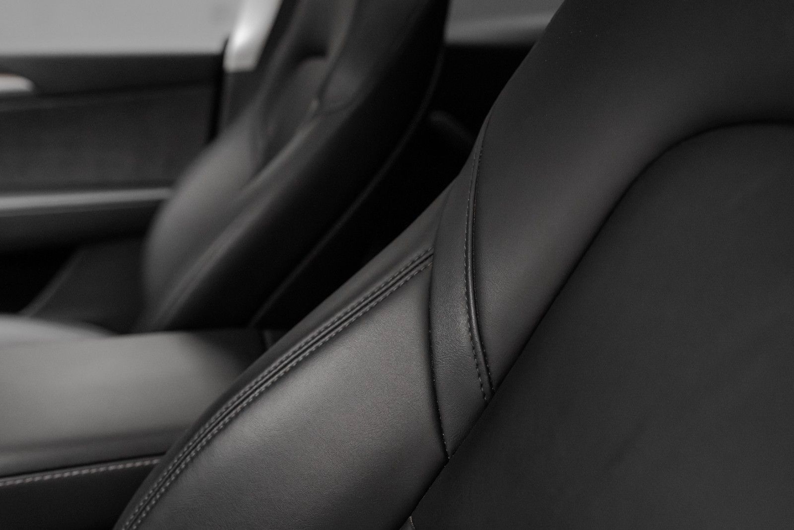 Tesla Model Y Long Range Dual AWD