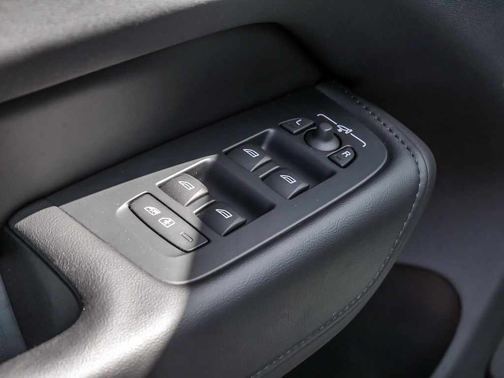 Volvo XC60 B4 Plus Dark AWD