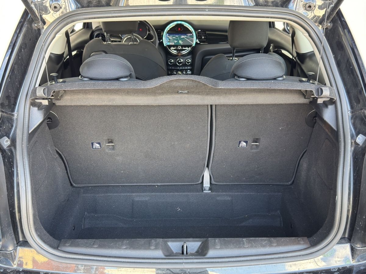 MINI Cooper SE Sport-LR - Samsaru's Car Outlet