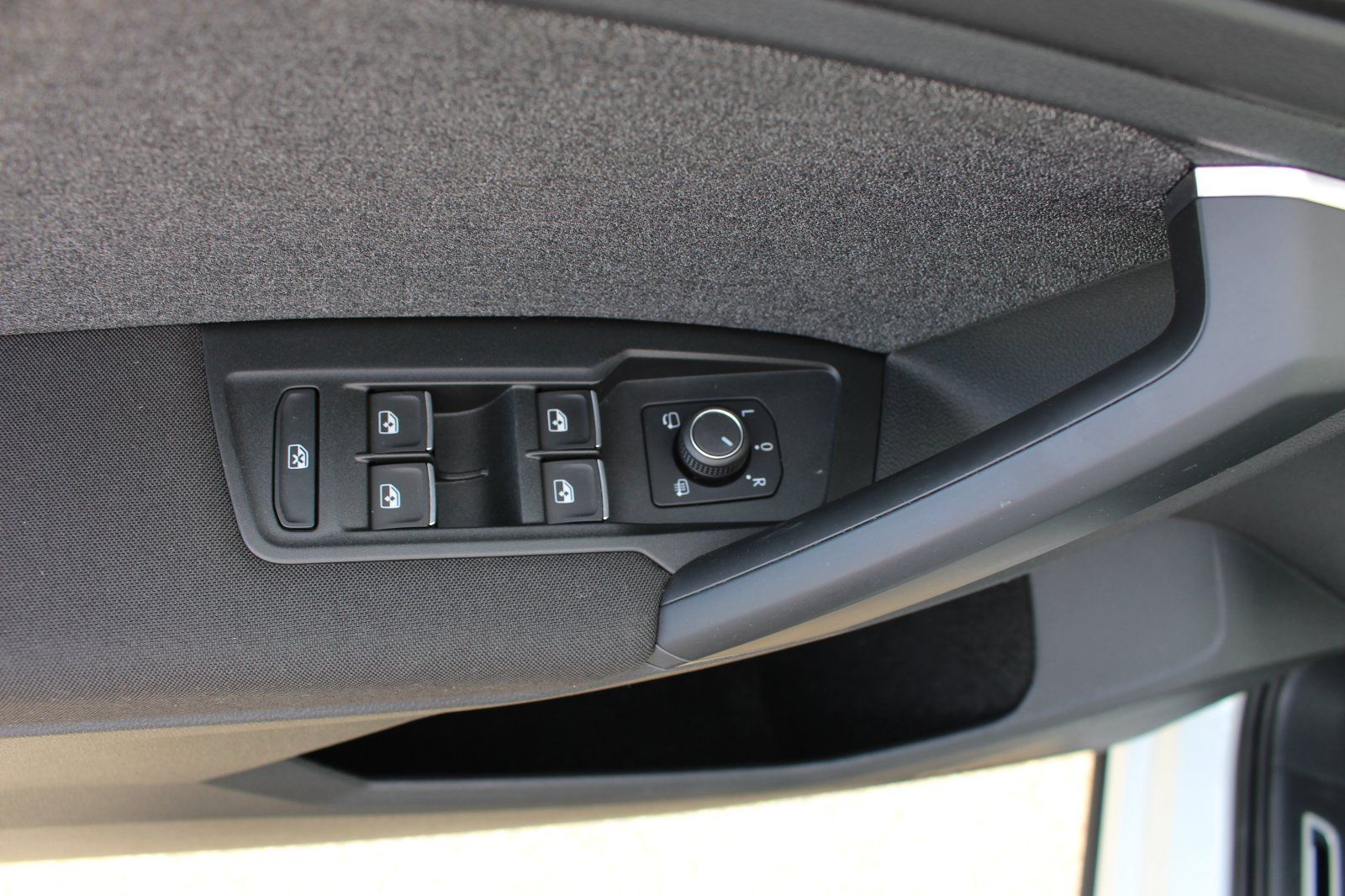 Volkswagen Tiguan 1.5 TSI DSG Move - Samsaru's Car Outlet