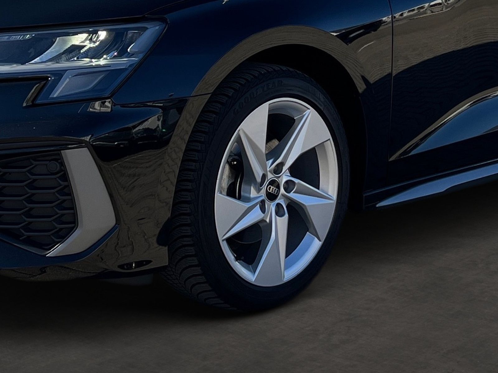 Audi A3 Sportback 30 TFSI S-Line - Samsaru's Car Outlet
