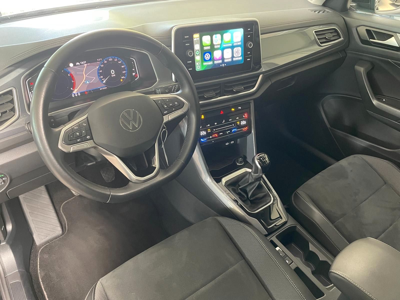 Volkswagen T-Roc 1.0 TSI Style - Samsaru's Car Outlet