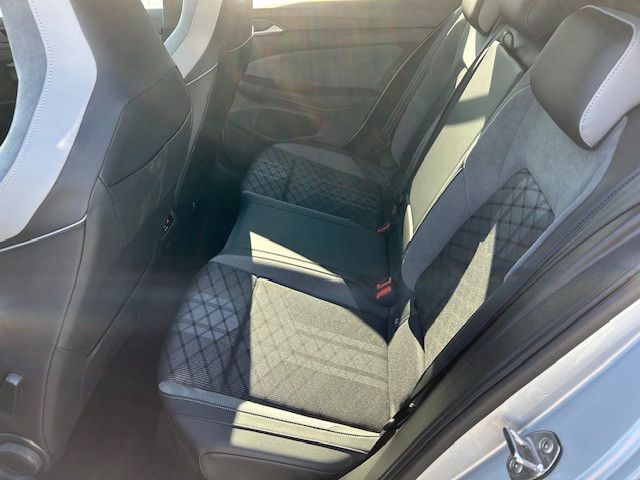 Volkswagen Golf R-Line - Samsaru's Car Outlet