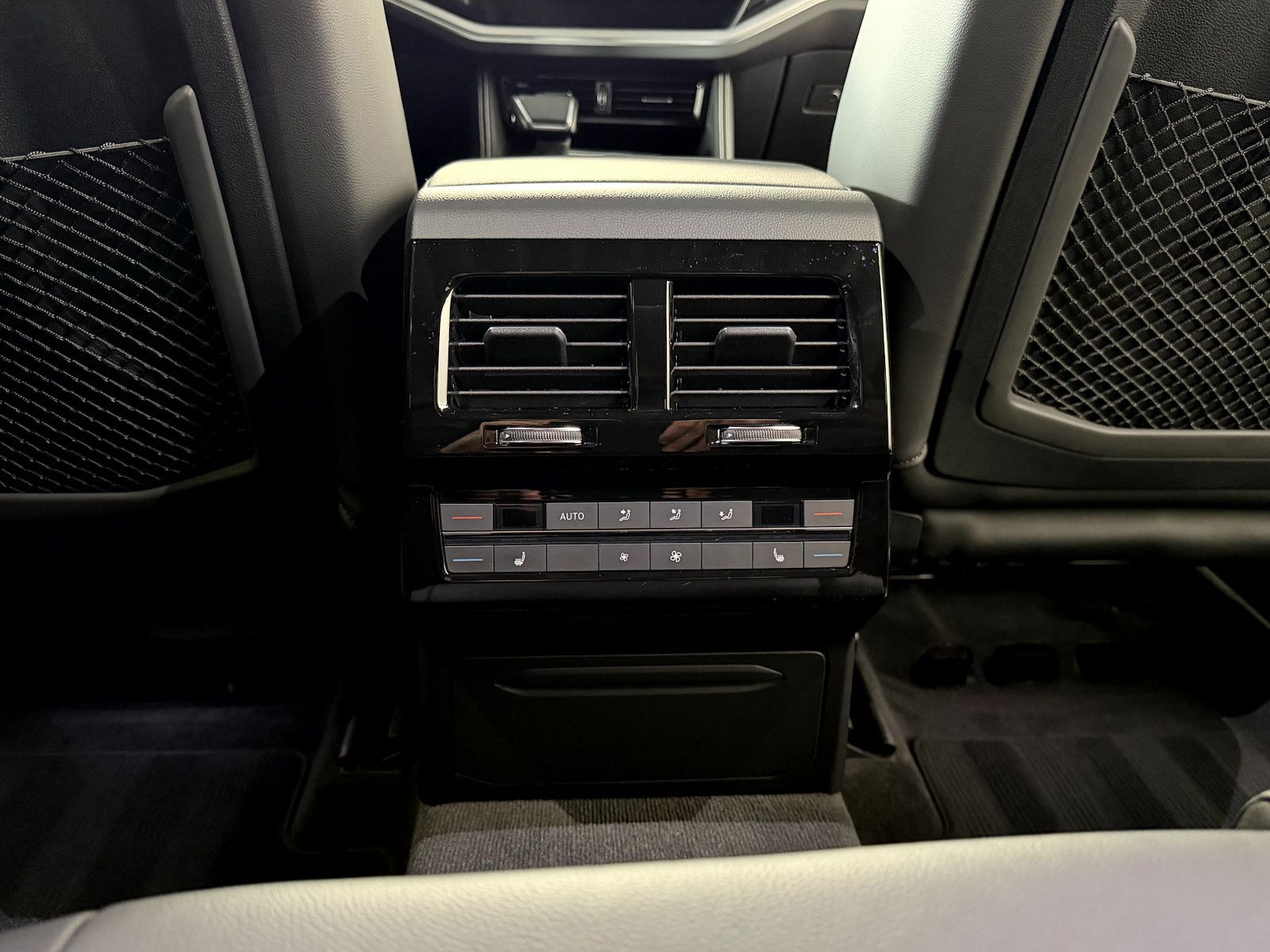 Volkswagen Touareg 3.0 TSI eHybrid 4Motion*IQ*Pano*AHK*360*