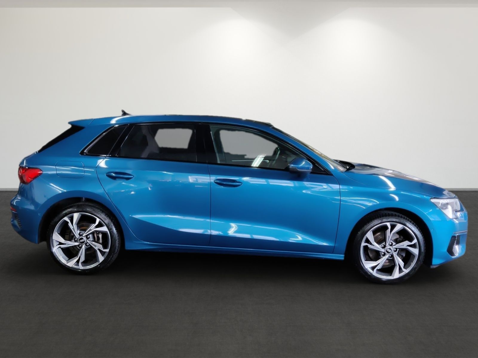 Audi A3 Sportback 35 TFSI advanced - Samsaru's Car Outlet