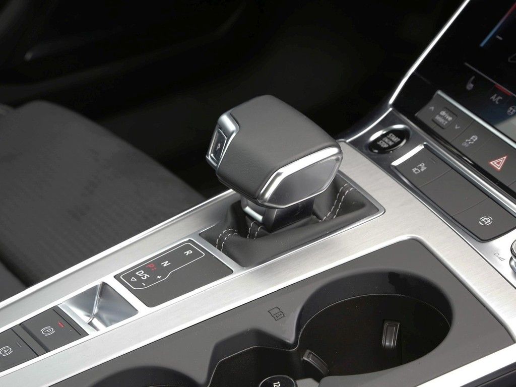 Audi A6 Avant 55 TFSI e Q S line - Samsaru's Car Outlet