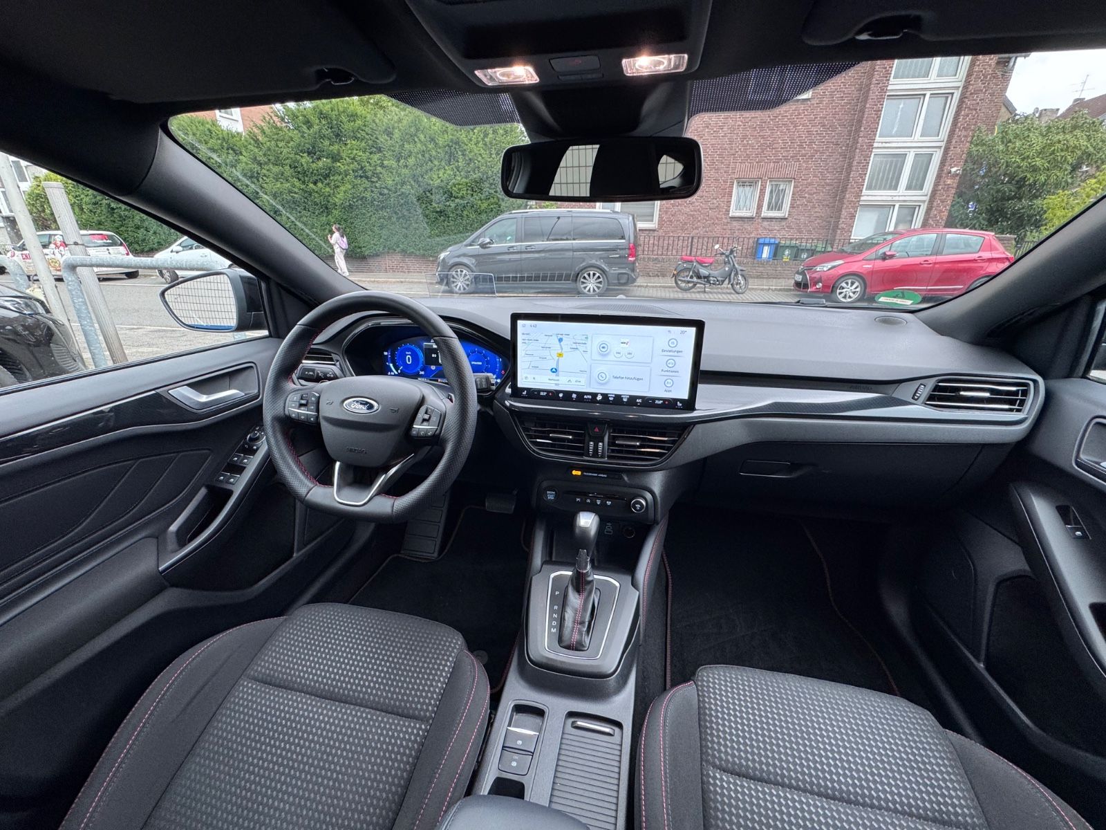 Ford Focus Turnier ST-Line X GROSSES-NAVI,AUTOMATIK