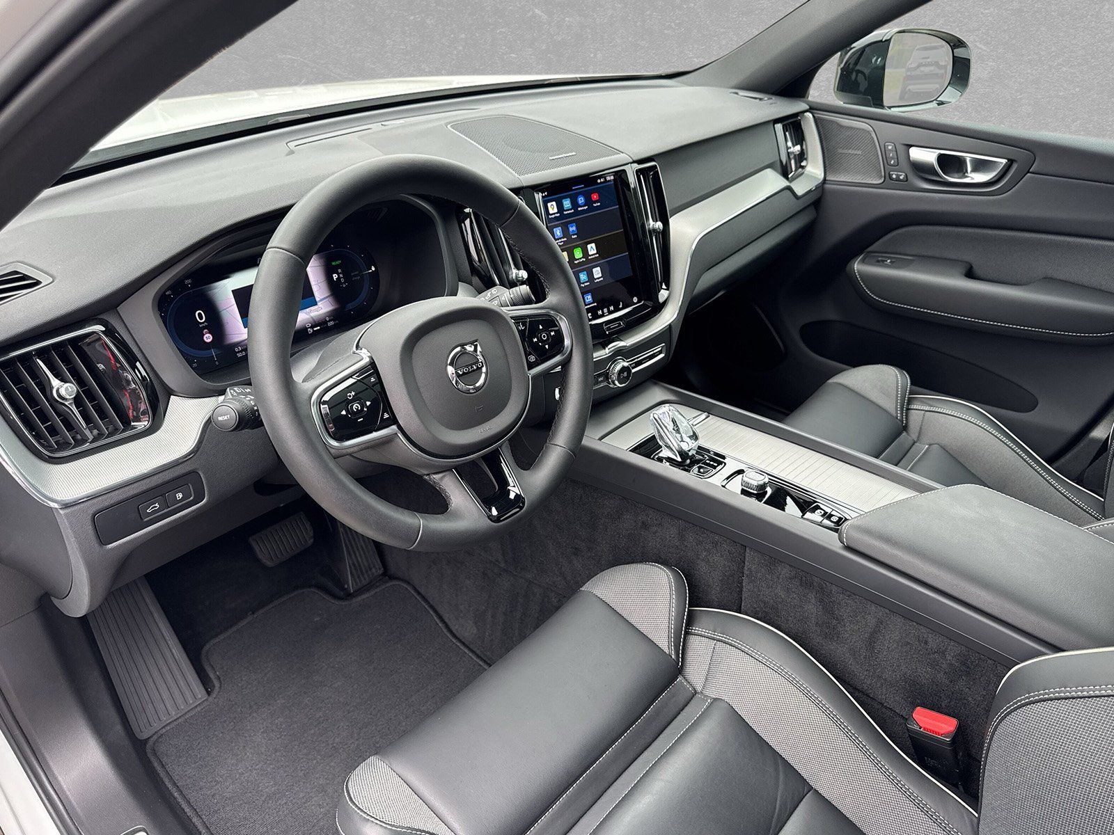 Volvo XC60 Recharge T8 AWD Plus Dark