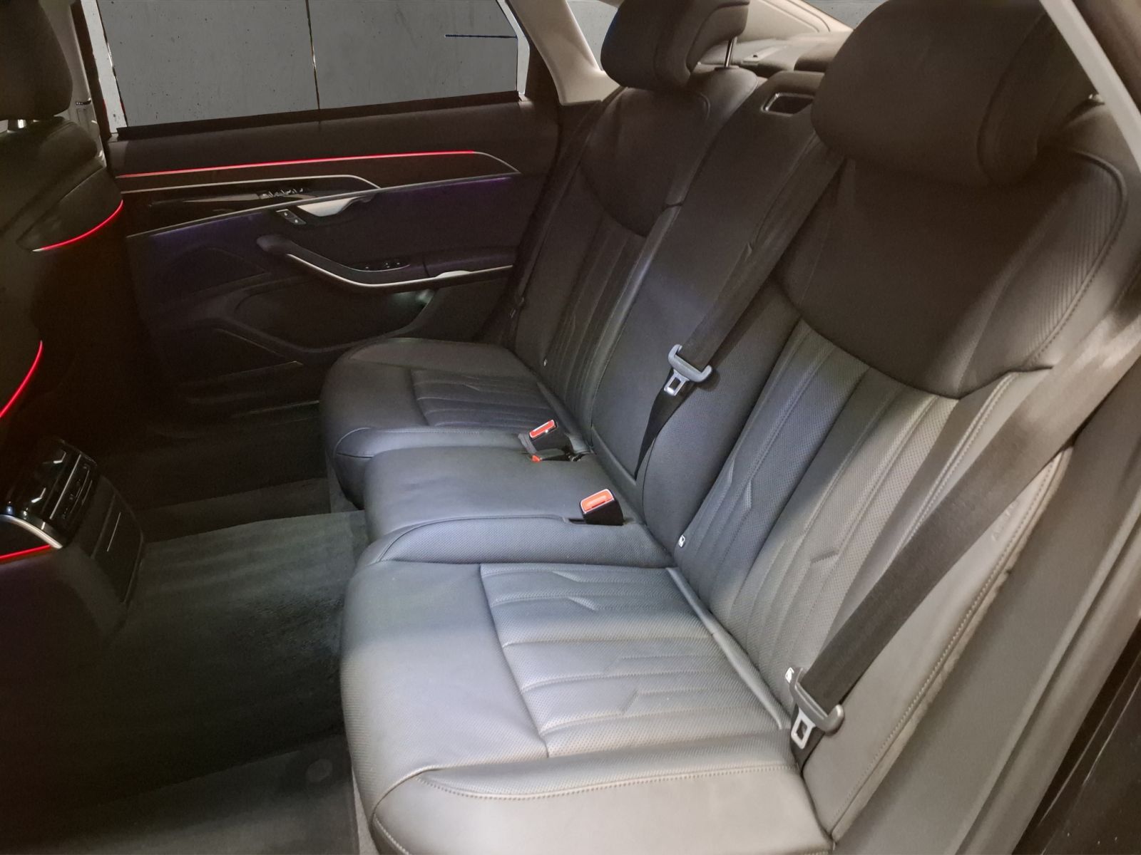 Audi A8 L TFSI e quattro - Samsaru's Car Outlet