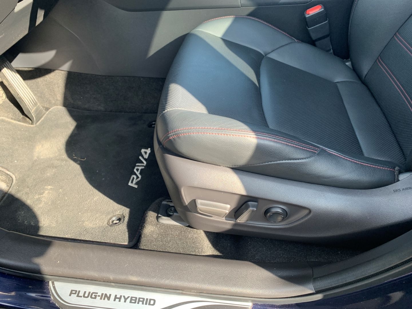 Toyota RAV 4 Plug-in Hybrid 4x4 - Samsaru's Car Outlet