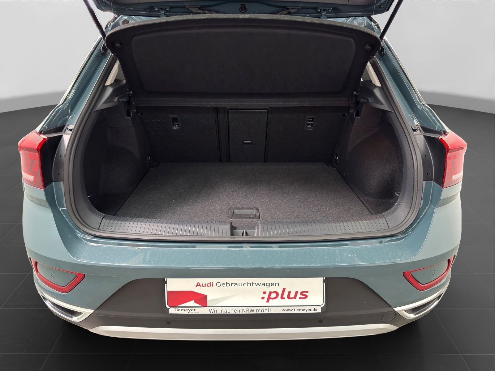 Volkswagen T-Roc 1.5 TSI DSG STYLE - Samsaru's Car Outlet
