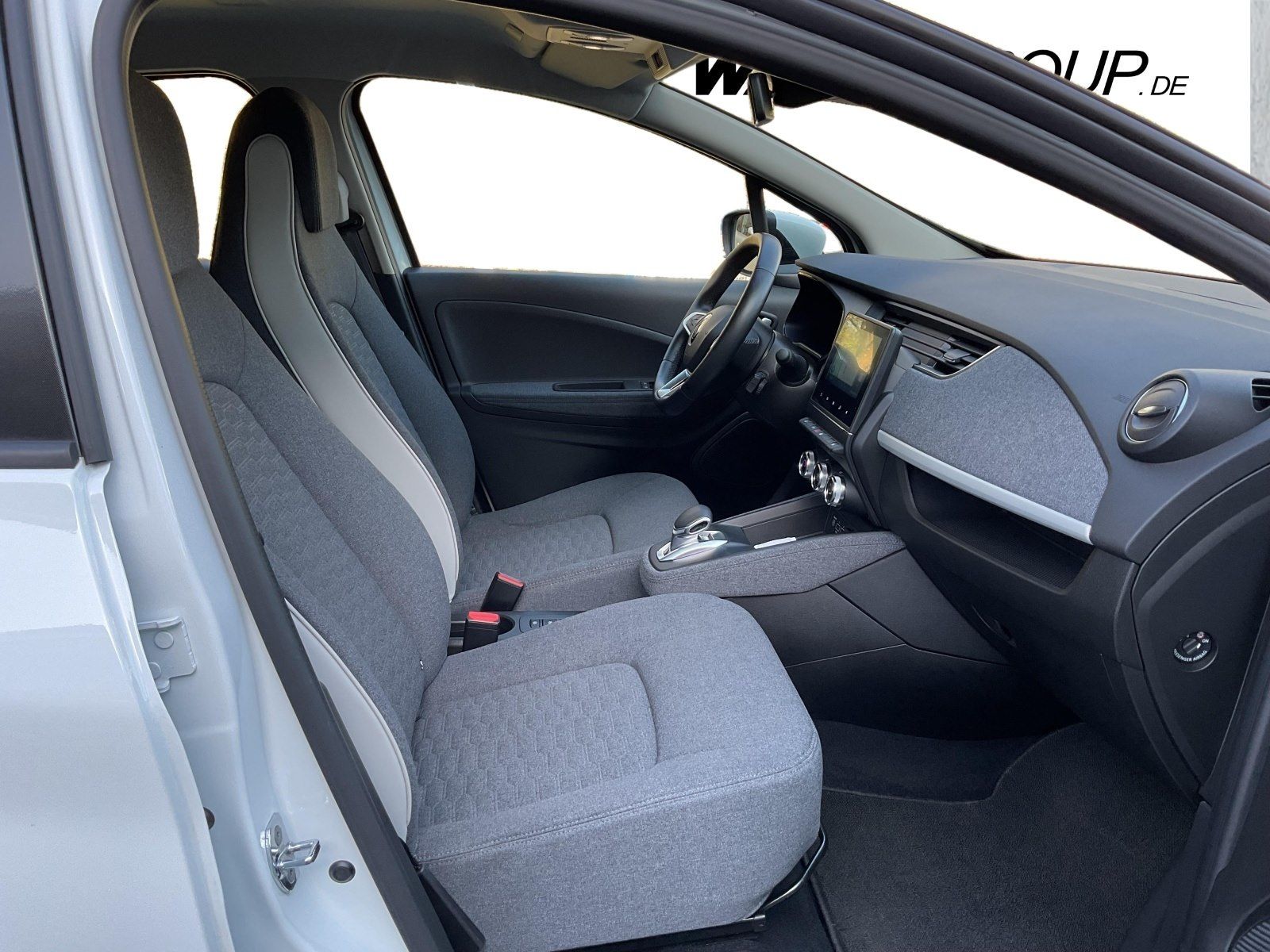 Renault Zoe - Samsaru's Car Outlet