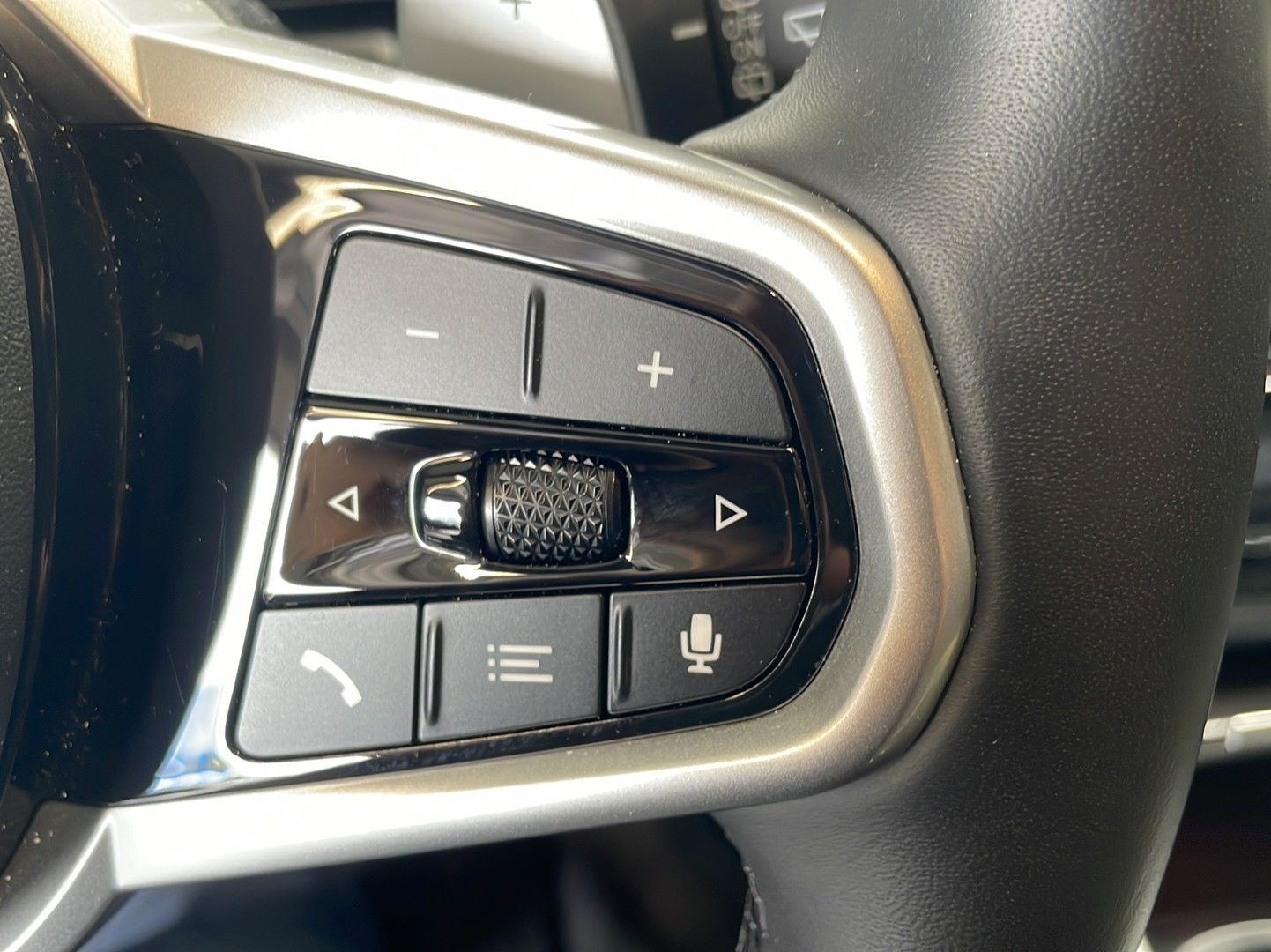 BMW 320i Touring M-Sport ACC AHK HiFi HUD 360° FL2