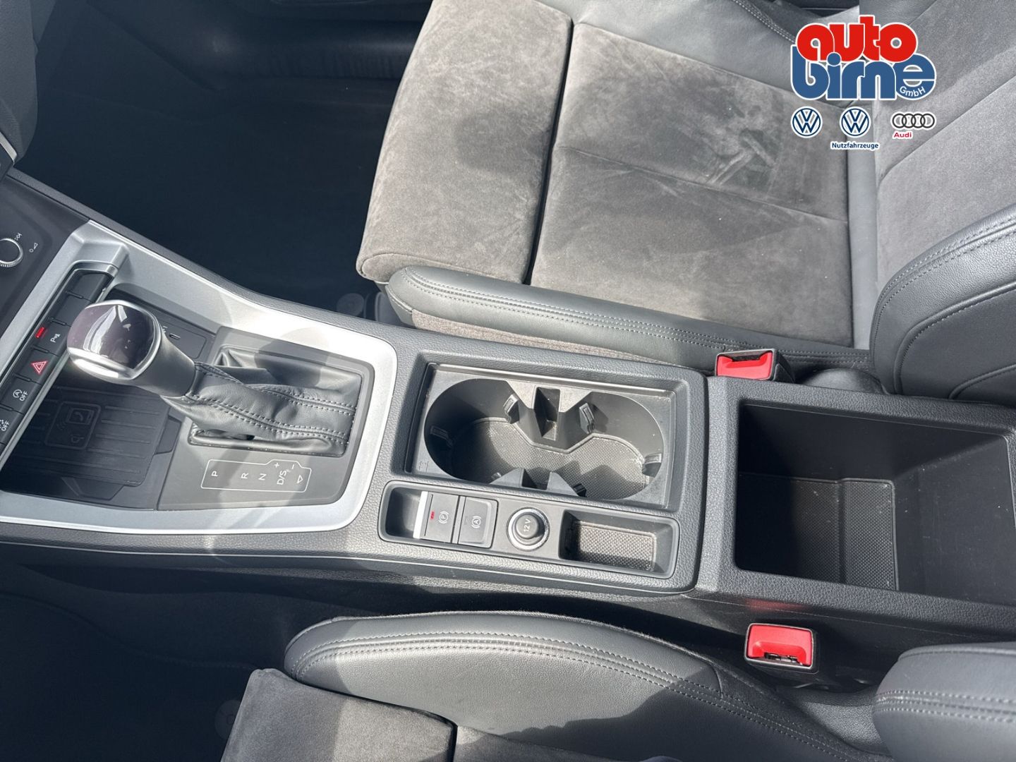 Audi Q3 40 TFSI quattro advanced - Samsaru's Car Outlet