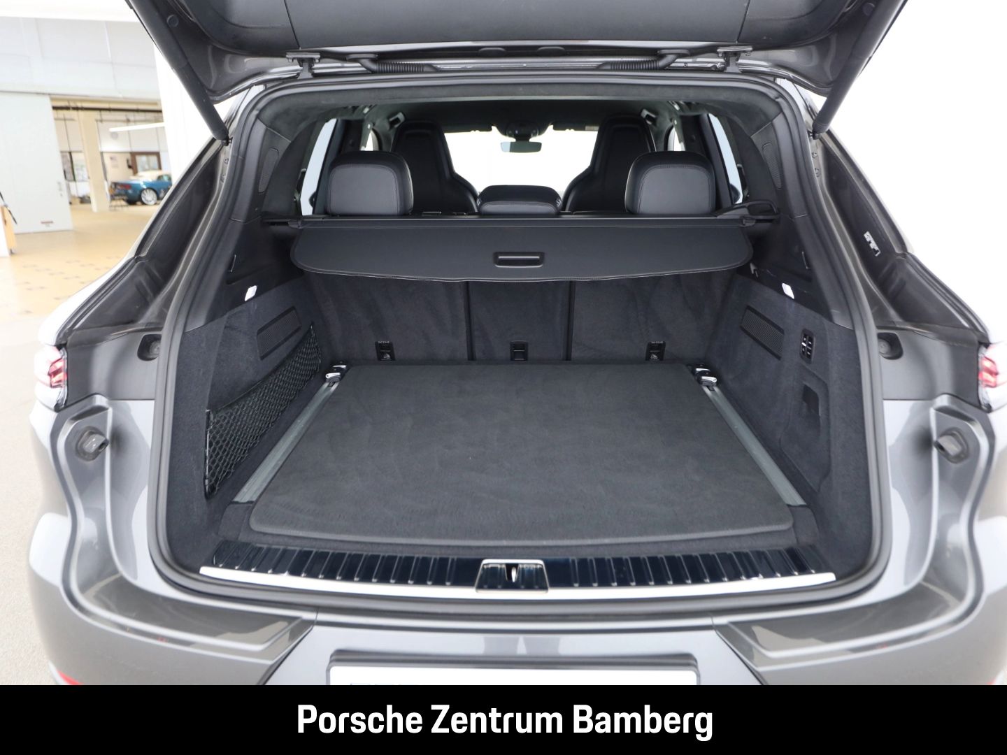 Porsche Cayenne E-Hybrid/ Inno-Drive/ Burmester/ Sport D