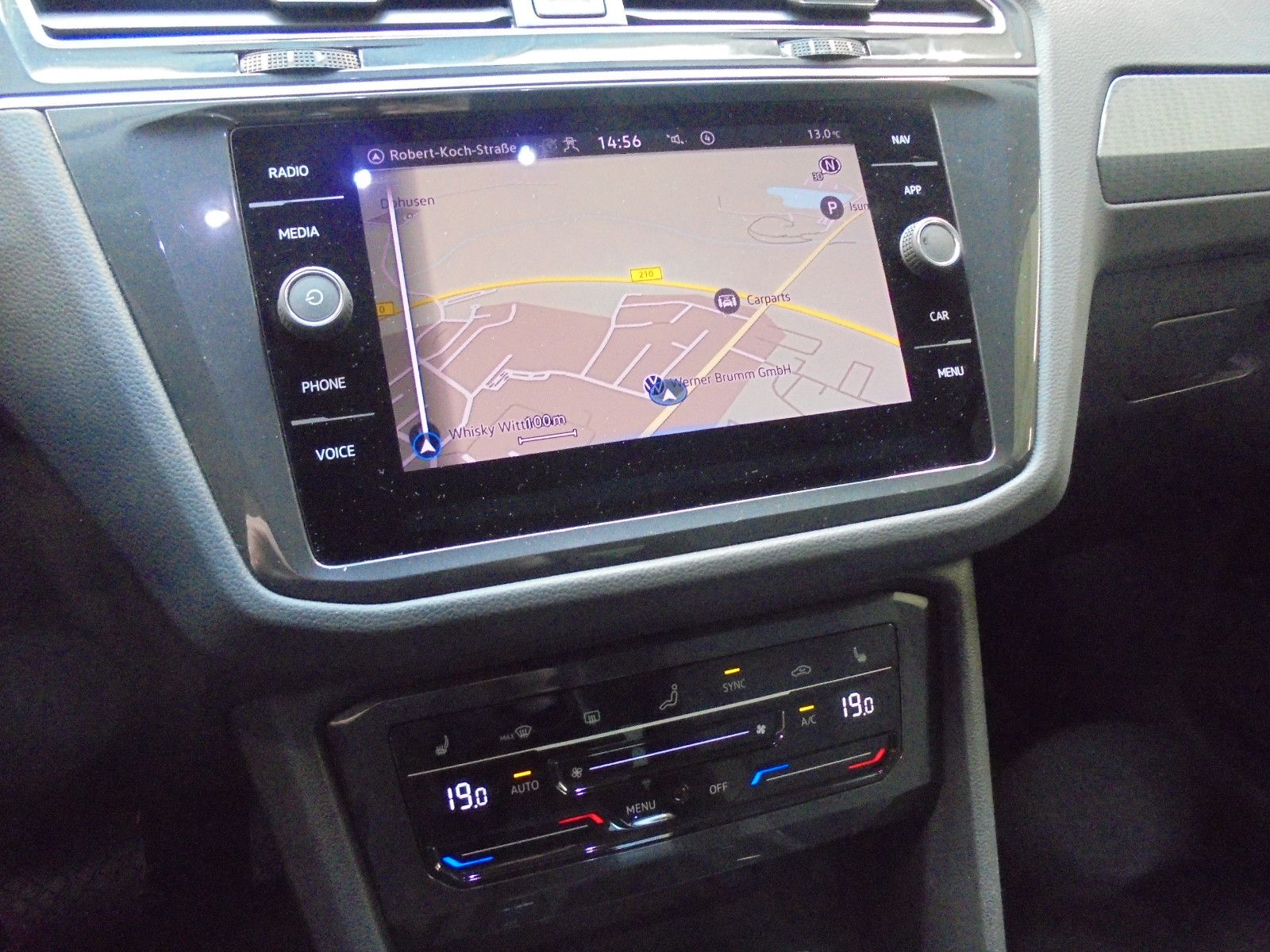 Volkswagen Tiguan Life TDI - Samsaru's Car Outlet