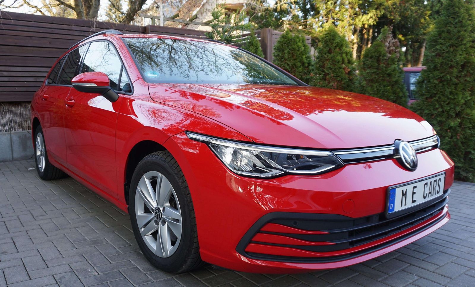 Volkswagen Golf Variant Life - Samsaru's Car Outlet