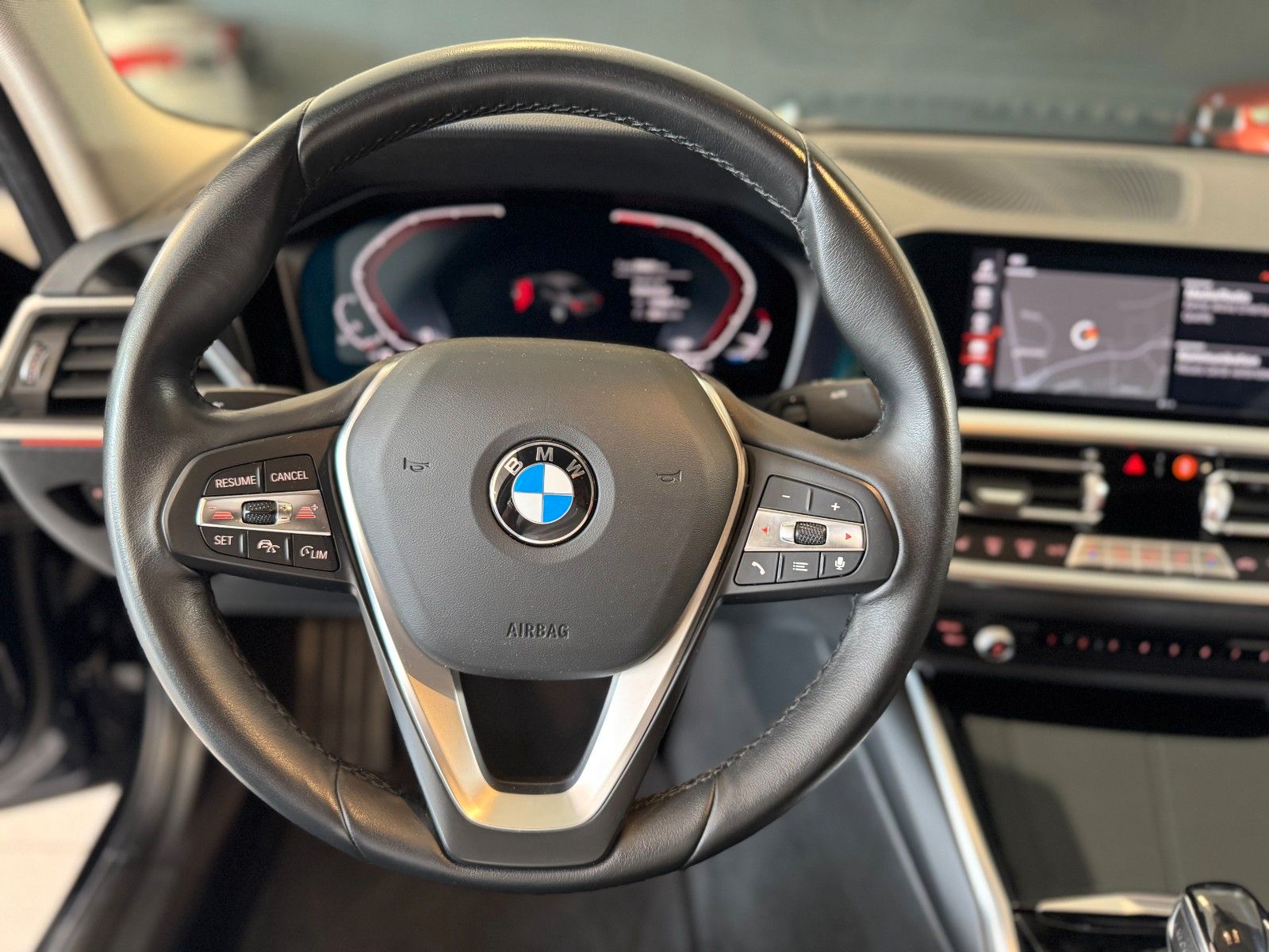 BMW 320i M Sport - Samsaru's Car Outlet