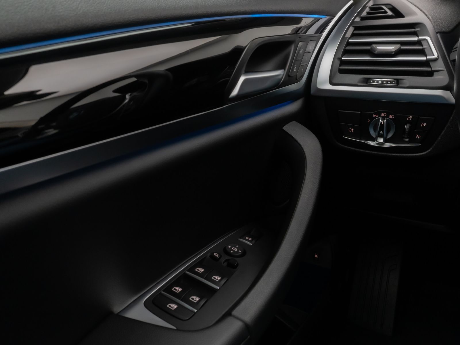 BMW X3 xD30e Panorama Kamera DAB HiFi Lenkrhz Sport