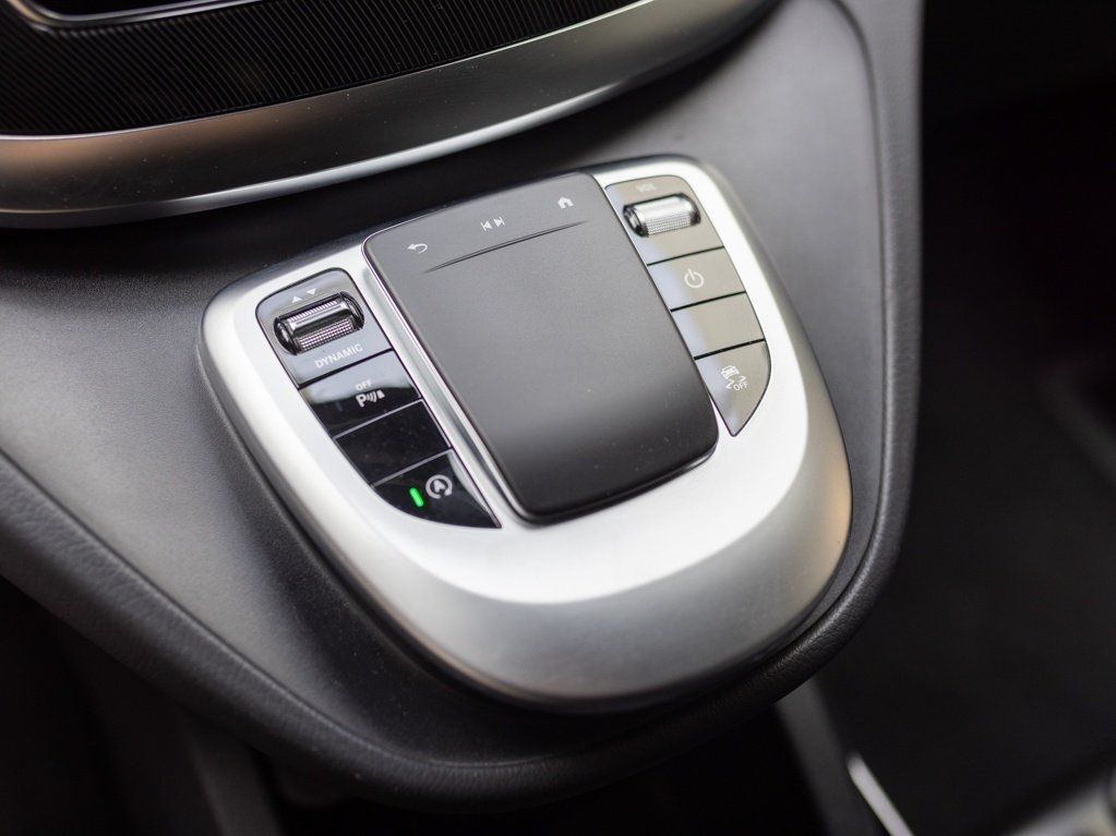 Mercedes-Benz V 220 d 4M Edition - Samsaru's Car Outlet