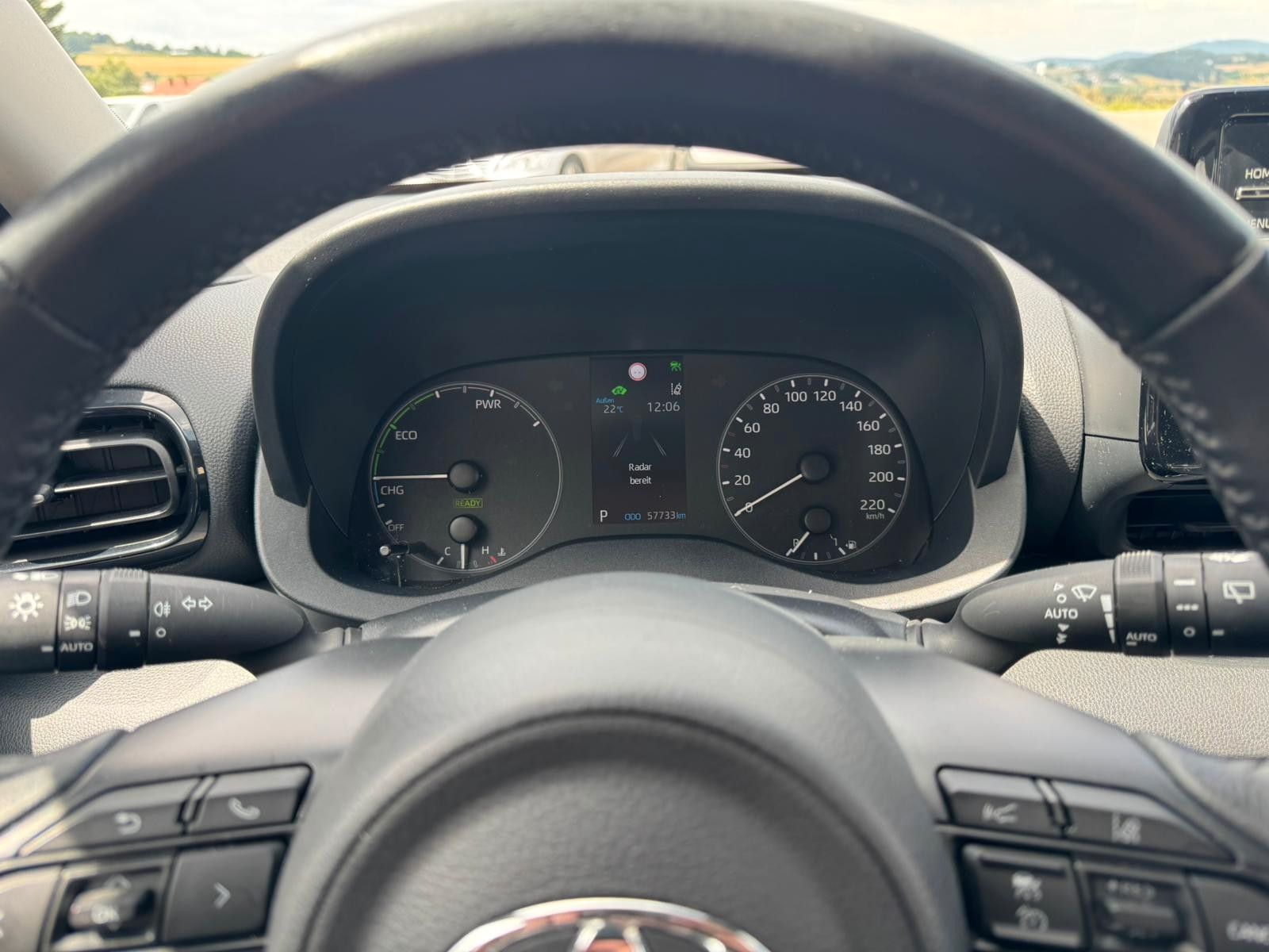 Toyota Yaris 1.5 Hybrid AUT Comfort - Samsaru's Car Outlet