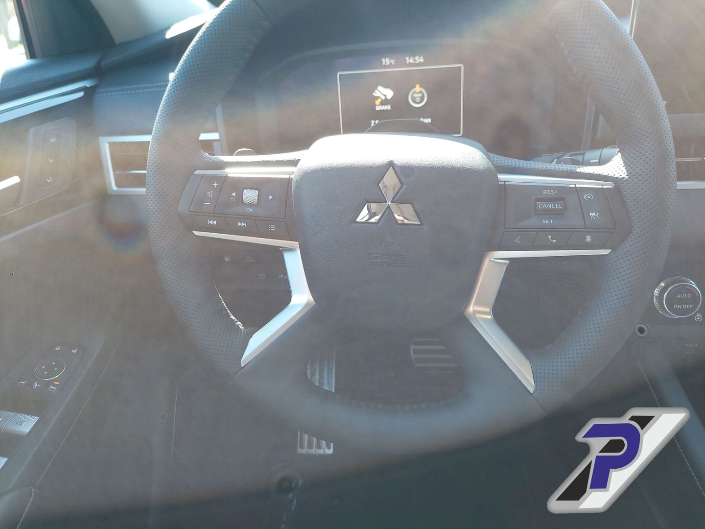 Mitsubishi Outlander TOP LEDER Allrad YAMAHA Sound LED Kame
