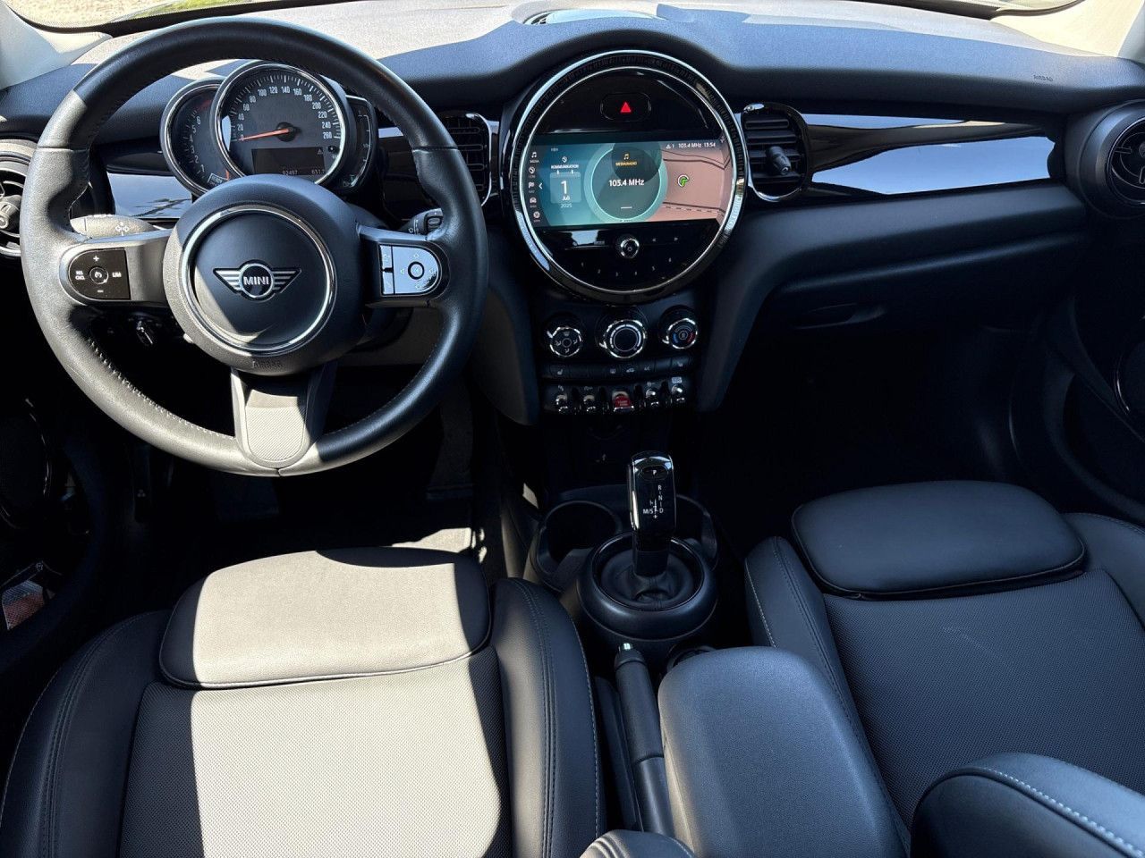 MINI One Sportsi - Samsaru's Car Outlet