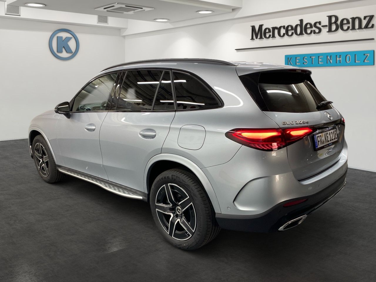 Mercedes-Benz GLC 300 e 4Matic AMG+AHK+PANO+KEYLESS+DIGITAL