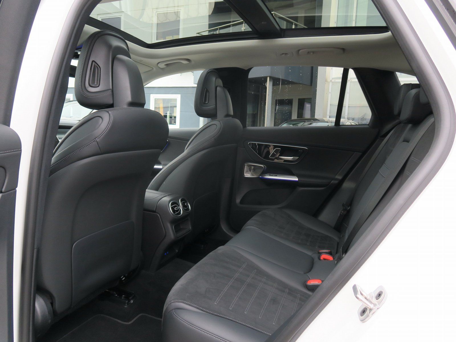 Mercedes-Benz GLC 220 d AMG Line 4M Pan-Dach Burmester HUD AHK