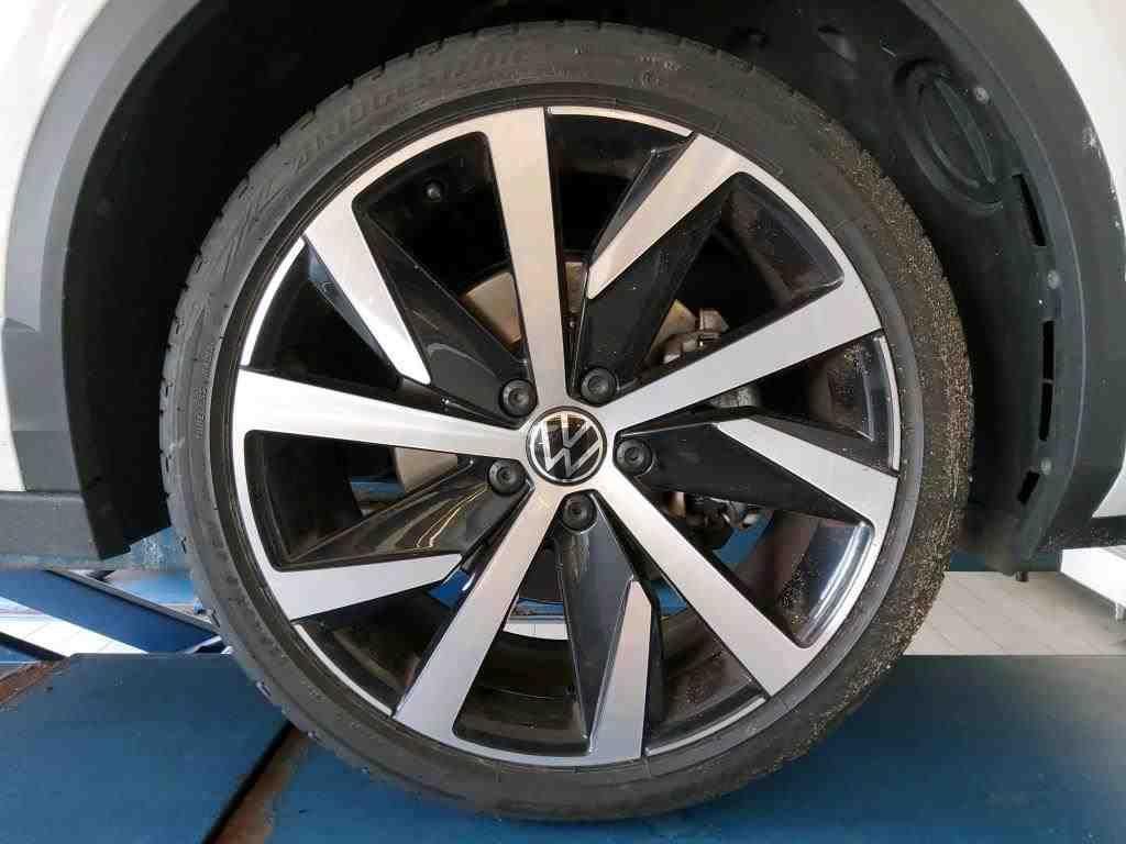 Volkswagen T-Roc 1.5 TSI R-Line - Samsaru's Car Outlet