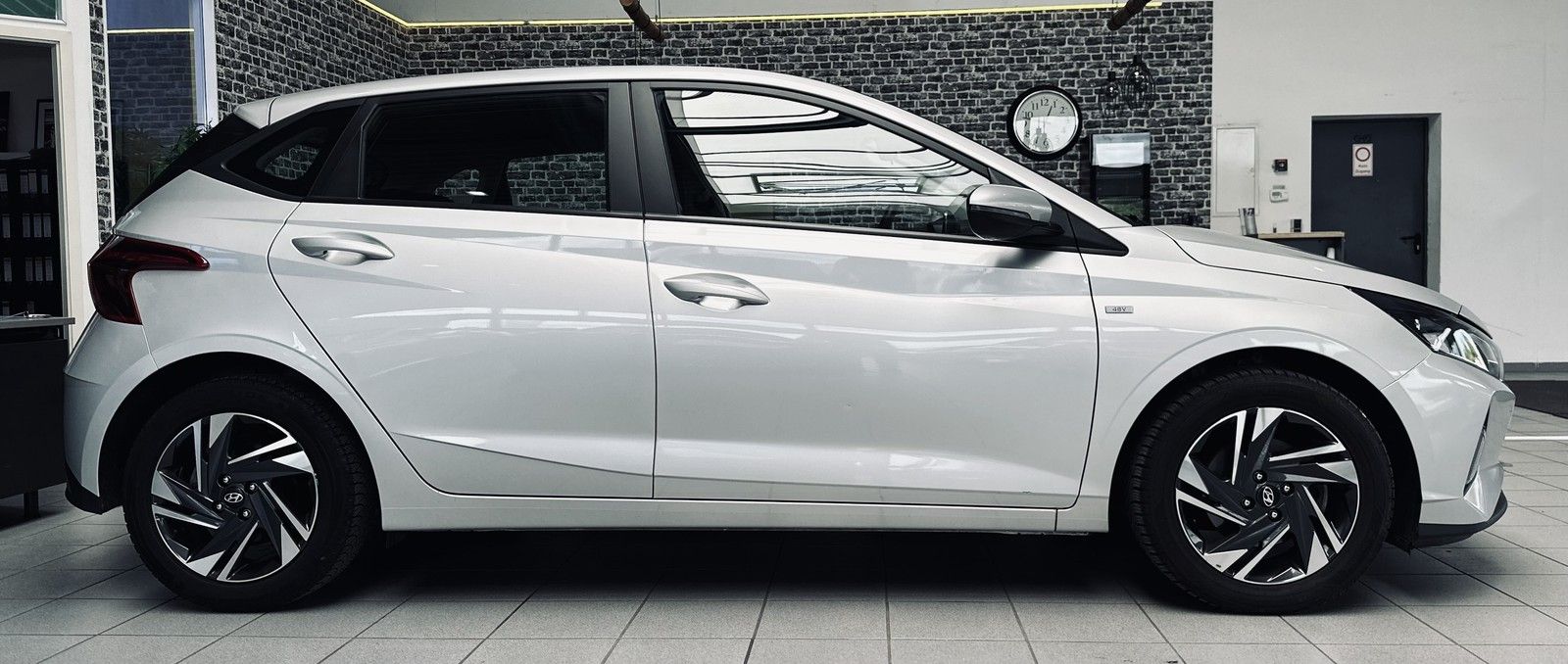 Hyundai i20 Trend Mild-Hybrid - Samsaru's Car Outlet