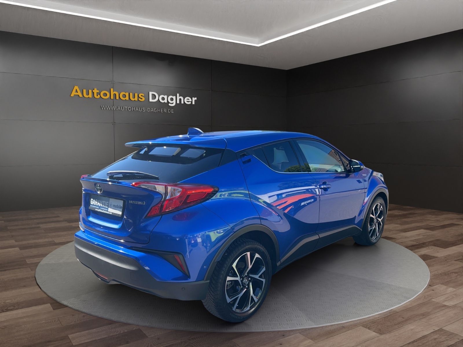 Toyota C-HR Hybrid Club - Samsaru's Car Outlet