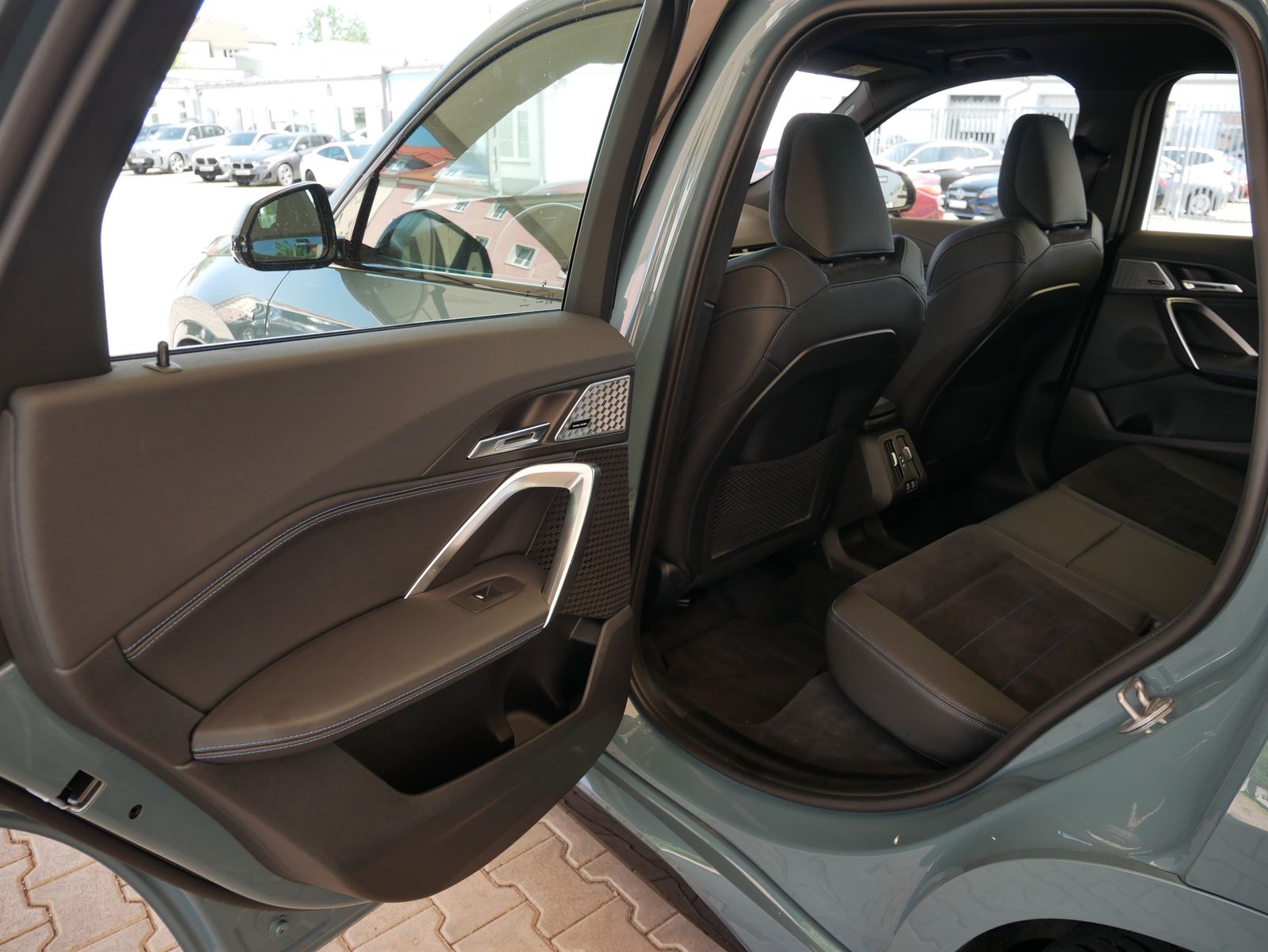 BMW X1 xDrive23d M SPORT - Samsaru's Car Outlet