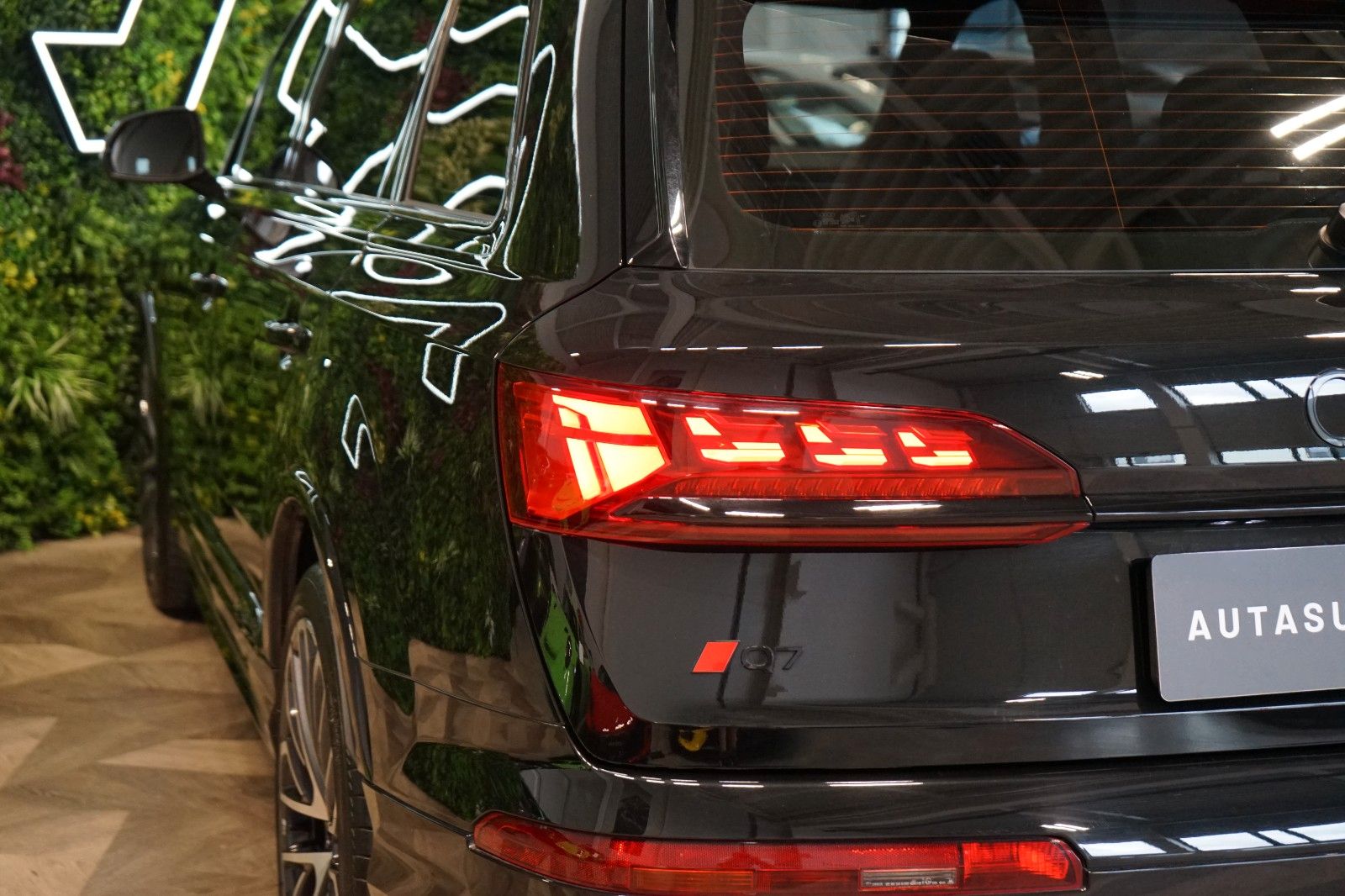 Audi Q7 50 TDI*S-LINE*TOW*OLED*AUX.HEAT*CZ*73.636€ NETTO