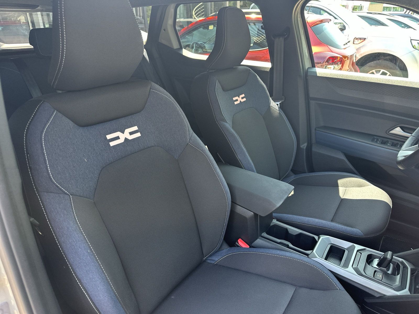 Dacia Duster Journey 1.6 E-TECH Hybrid - Samsaru's Car Outlet