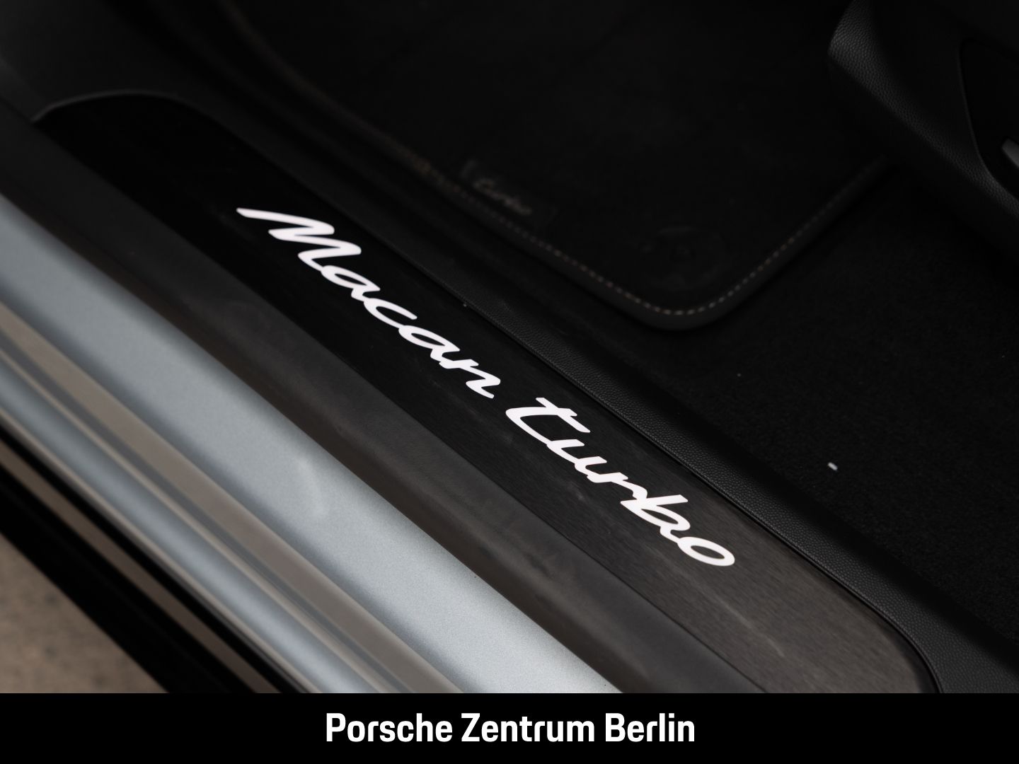 Porsche Macan Turbo HA-Lenkung Surround View 21-Zoll