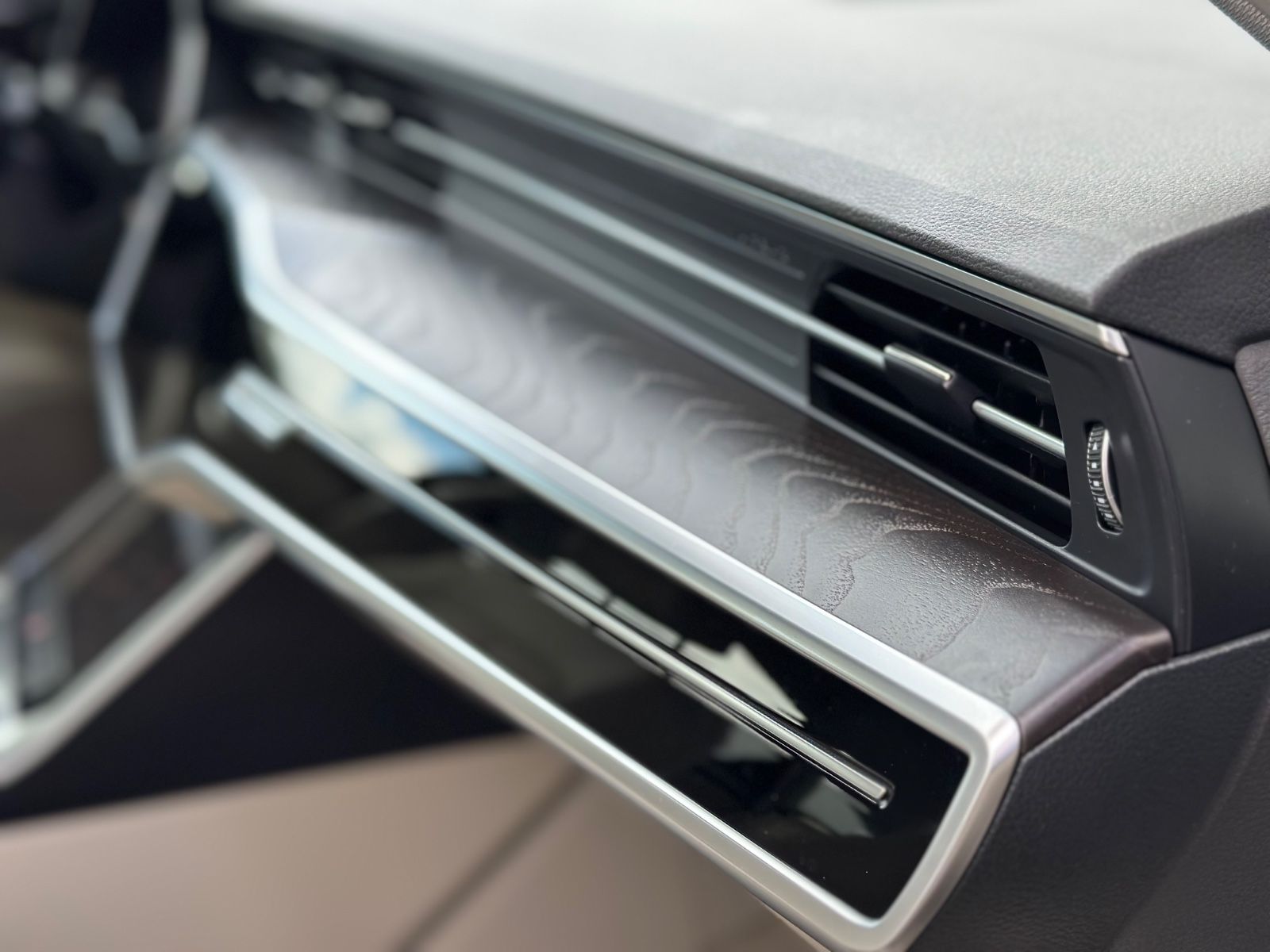 Audi A6 40 TDI S tronic advanced - Samsaru's Car Outlet