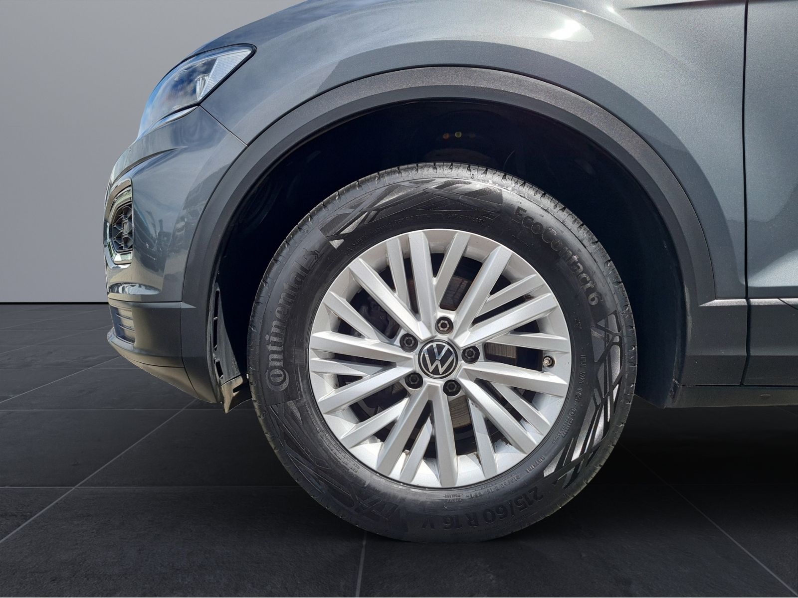 Volkswagen T-ROC 1.5 TSI Style - Samsaru's Car Outlet