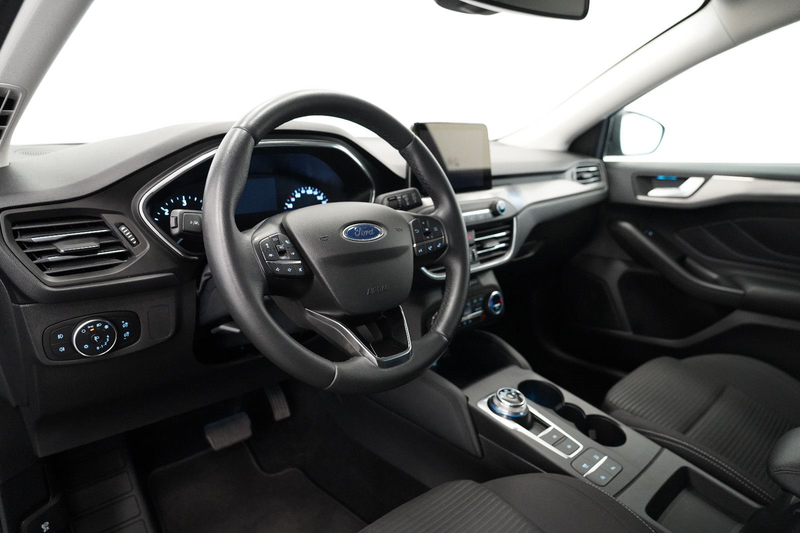 Ford Focus Turnier 1.5 Titanium - Samsaru's Car Outlet