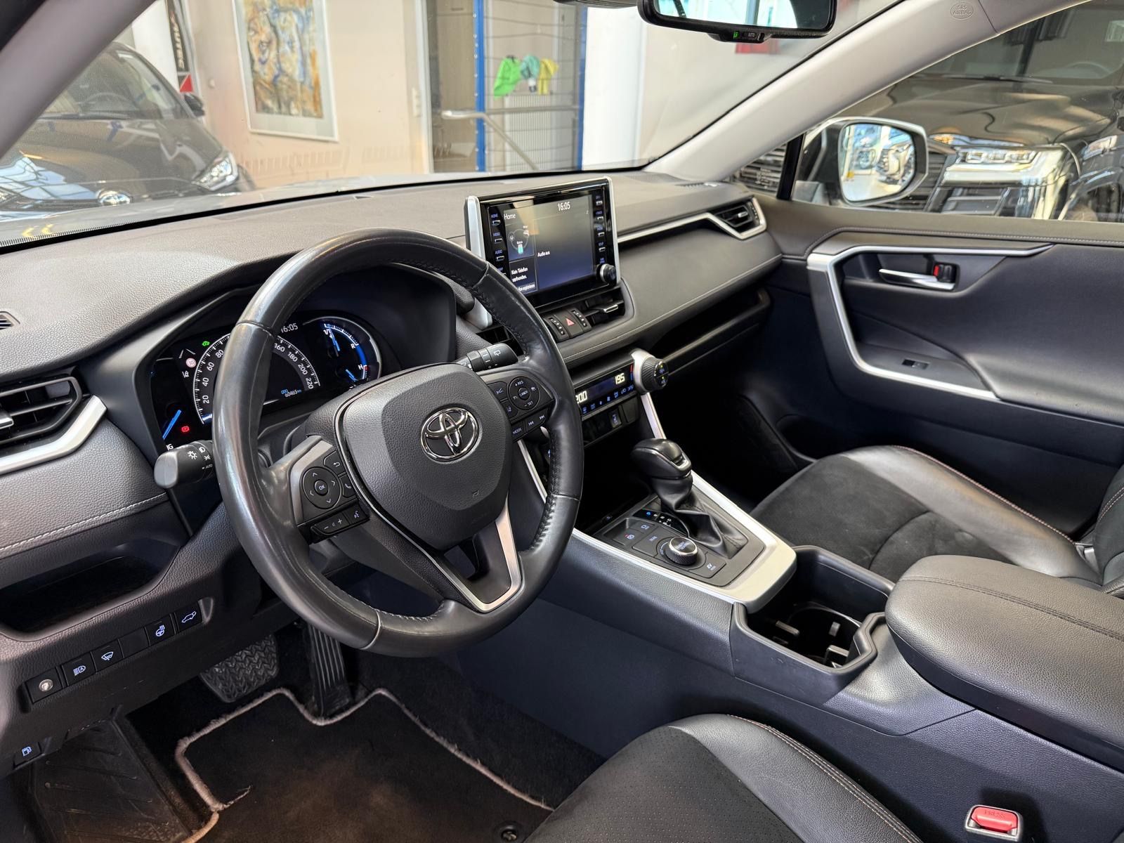 Toyota RAV 4 HYBRID 4x4 - Samsaru's Car Outlet